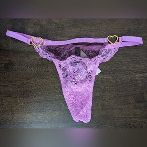 NWT VS Lavender Magenta Lace and Black Mesh Golden Heart Thong size Small